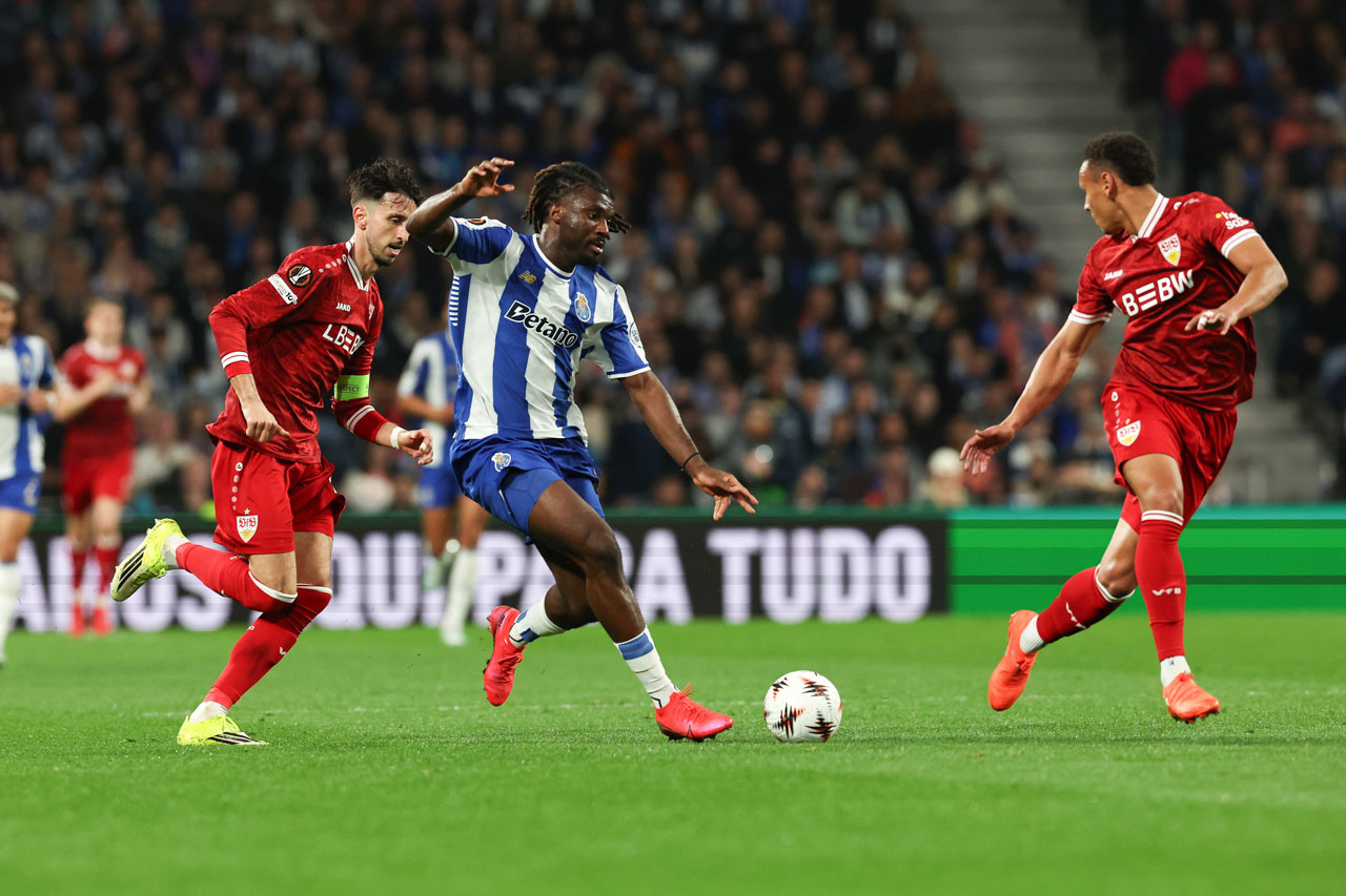 LE: FC Porto garante quartos de final após nova vitória sobre Estugarda