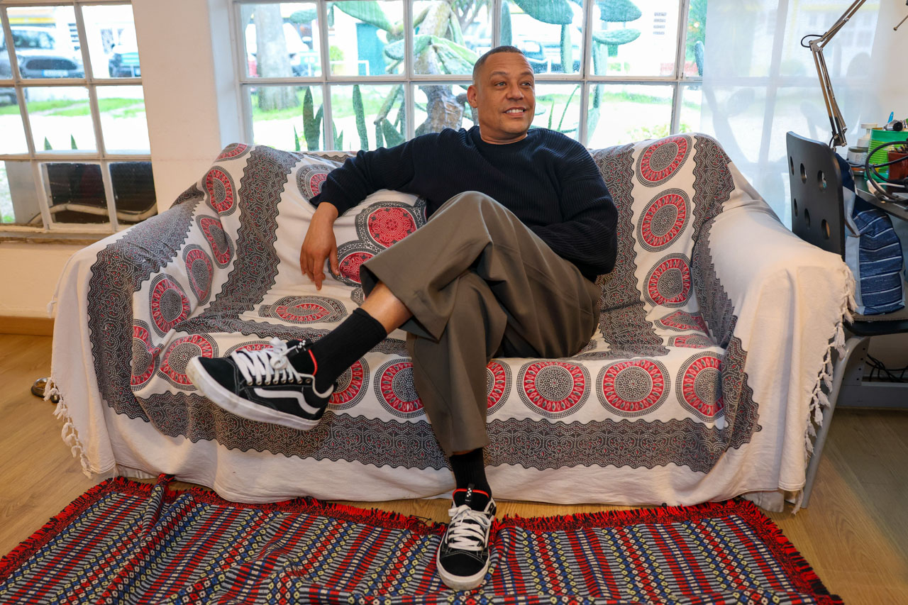 Carlão passa em revista carreira no novo álbum de originais “Quinta-Essência 75/25”