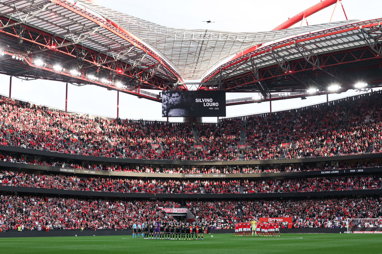 Benfica presta homenagem a Silvino (foto)