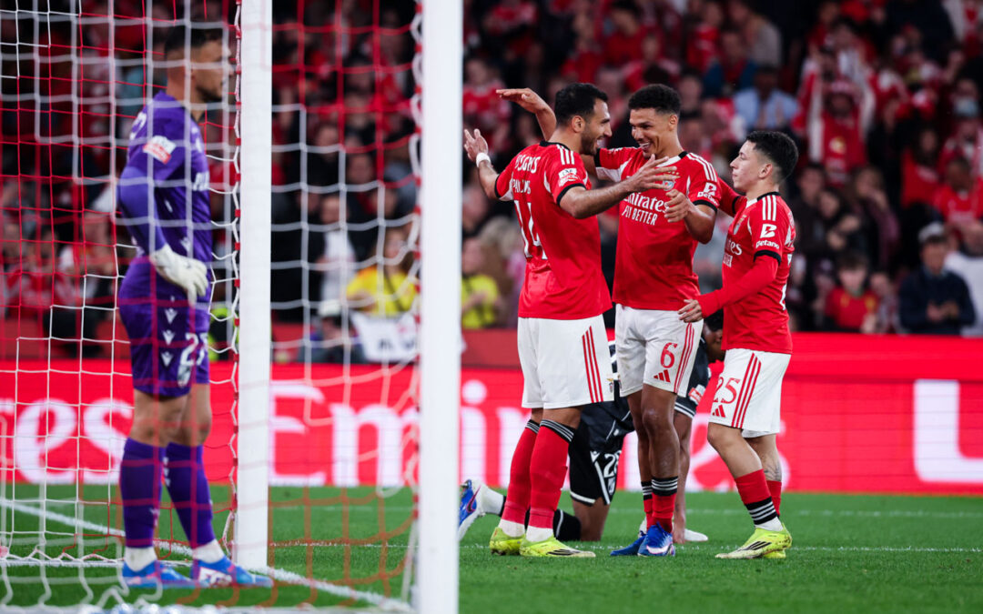I Liga – Benfica vence Vitória de Guimarães e sobe a segundo à condição