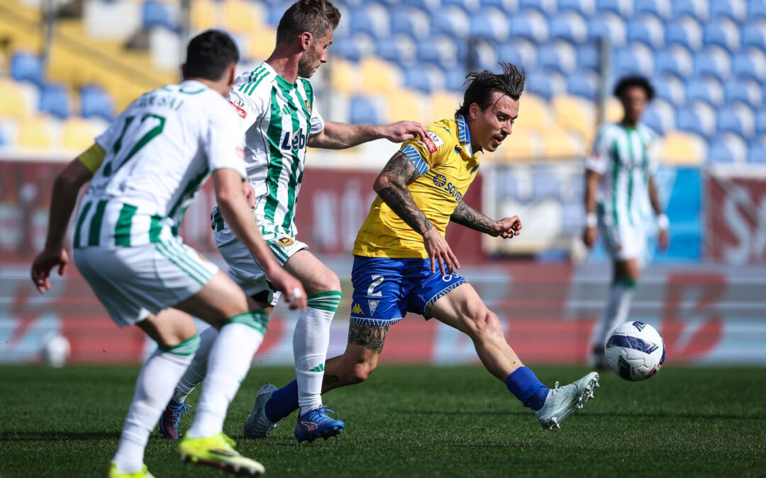 I Liga: Rio Ave conquista terceira vitória seguida na visita ao Estoril