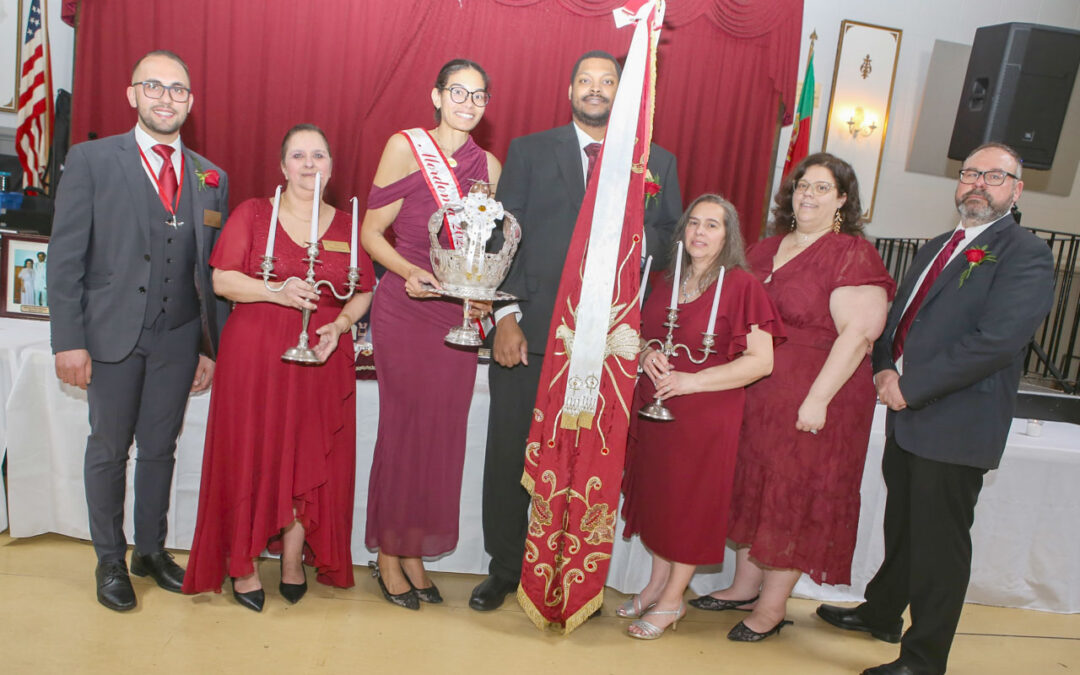 A tradição do Divino Espírito Santo em família