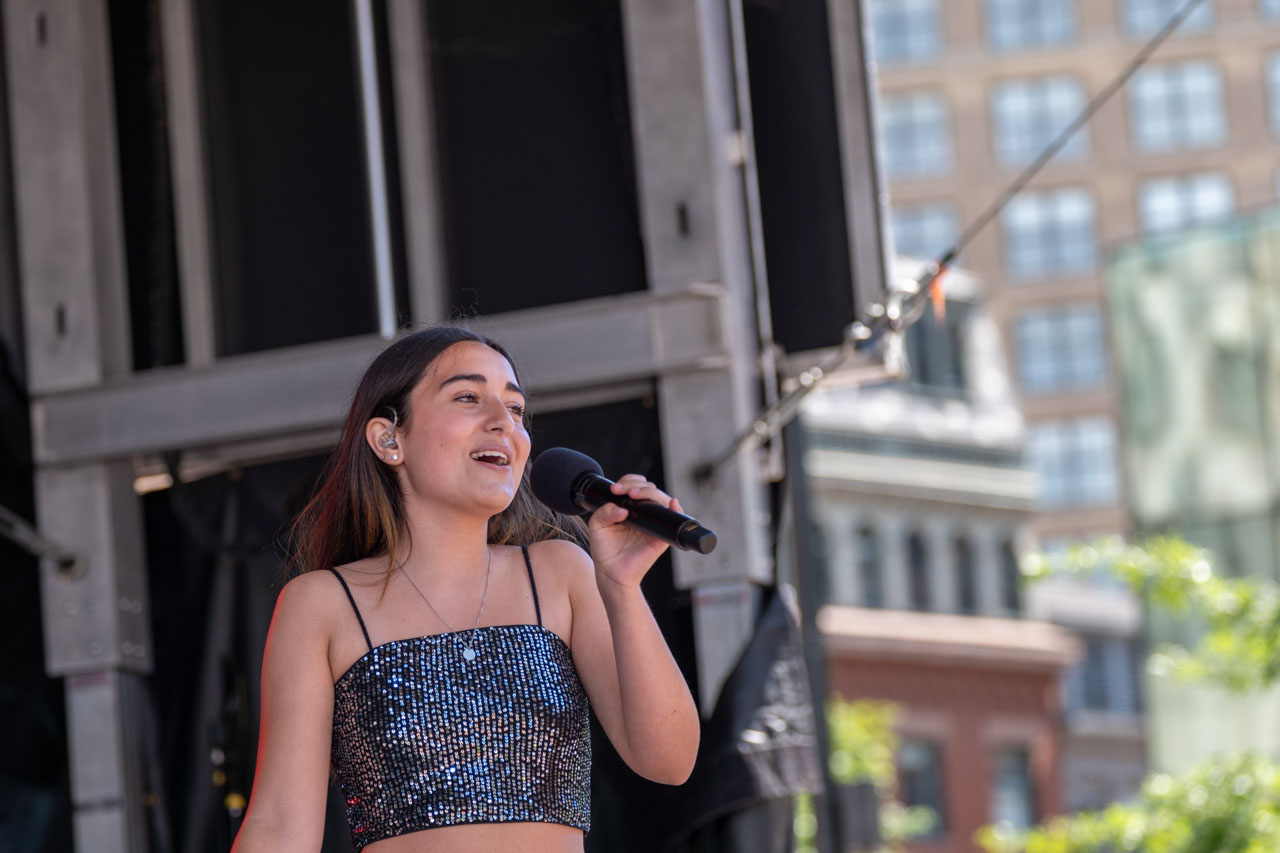 Jovem luso-americana Júlia Machado promove a lusofonia nos EUA com tema “Adeus”