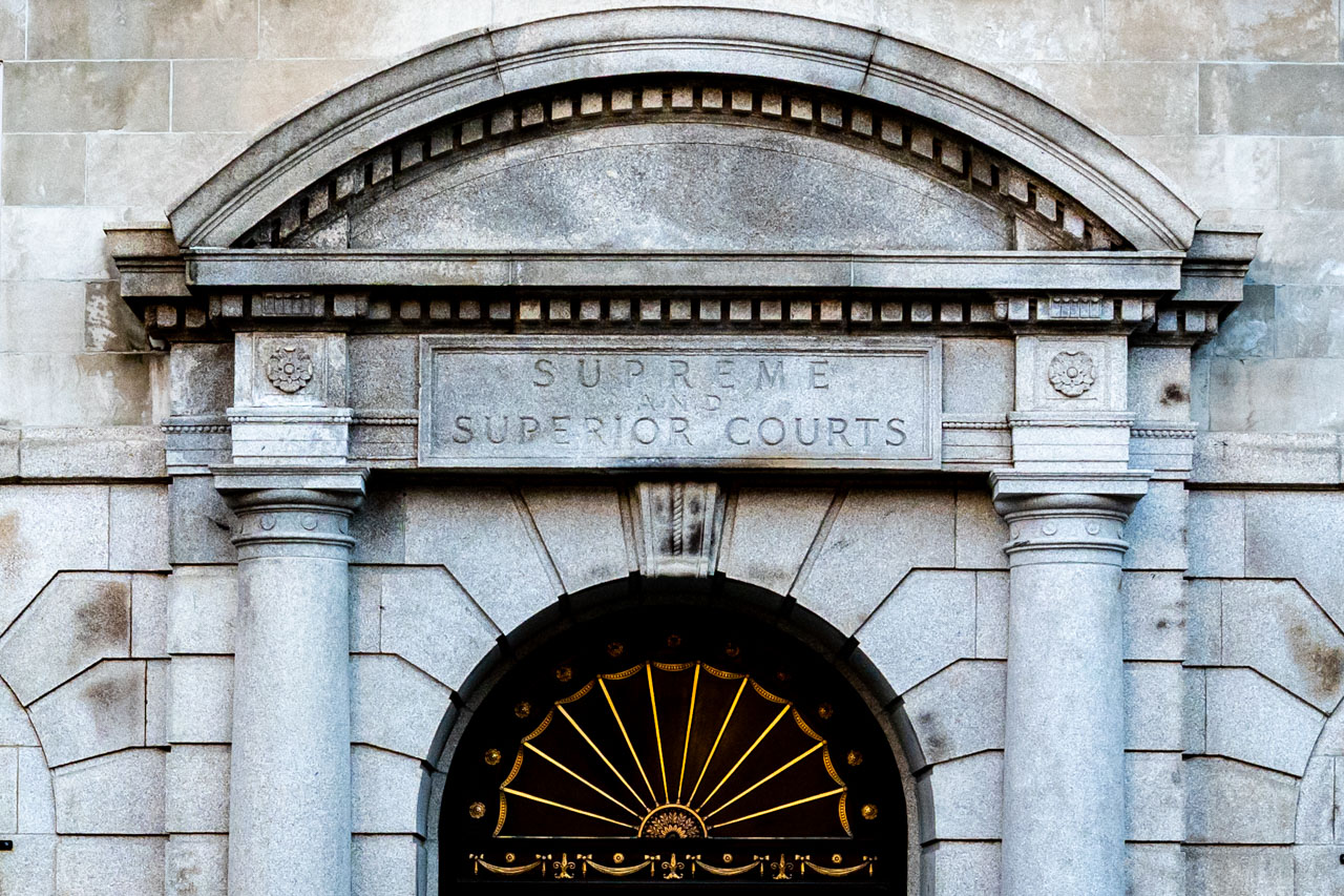 A aprovação do tribunal para testes de ADN no assassinato num motel de Dartmouth em 1988 poderá estar relacionada com os crimes nas estradas