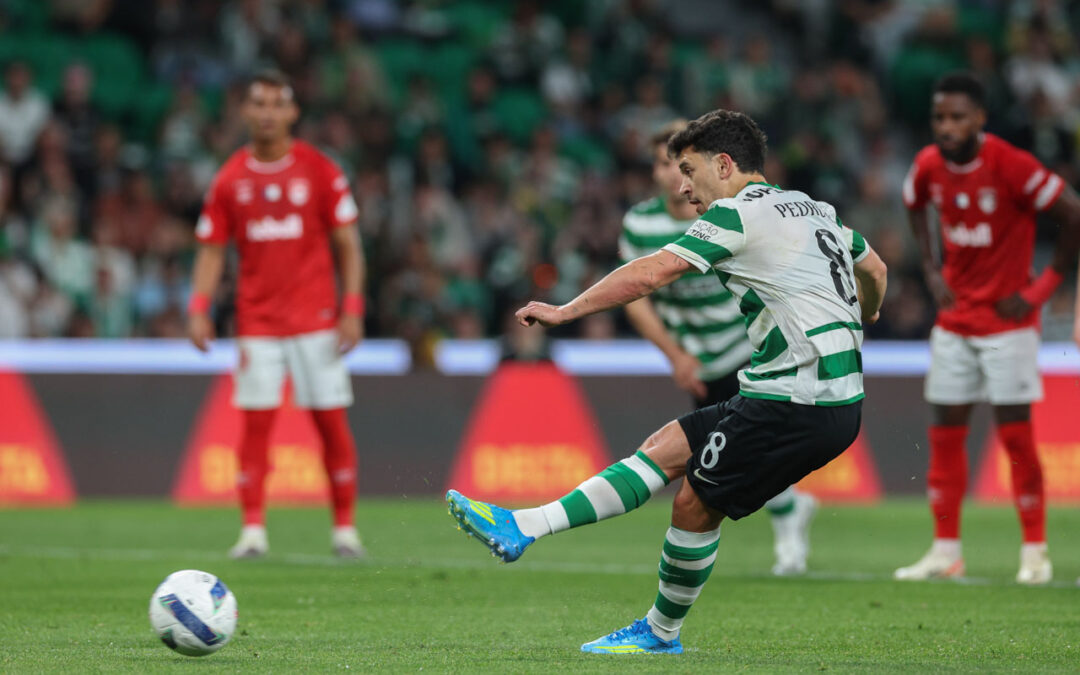 I Liga: Sporting vence após reviravolta e fica provisoriamente a quatro pontos do líder