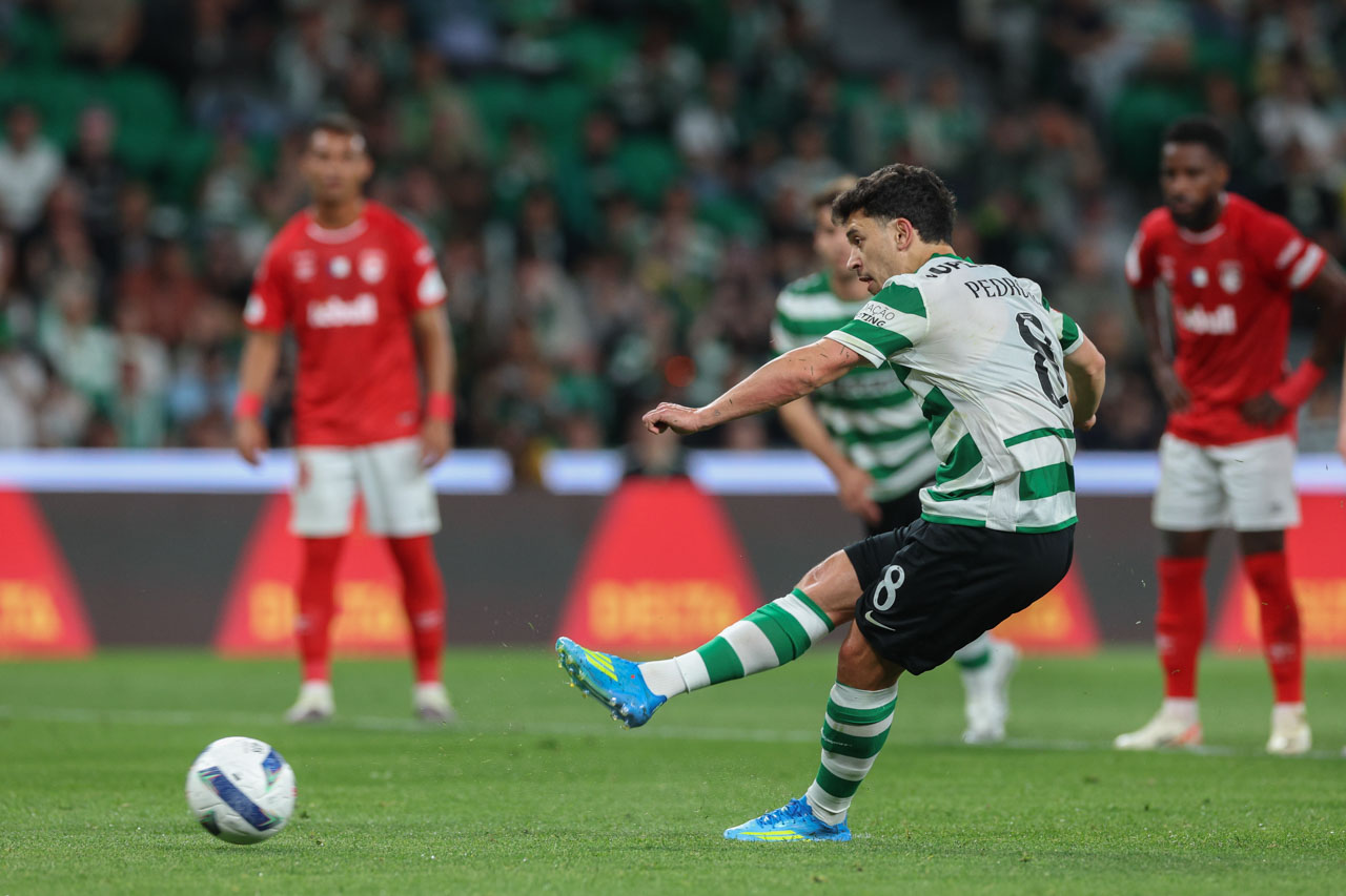 I Liga: Sporting vence após reviravolta e fica provisoriamente a quatro pontos do líder