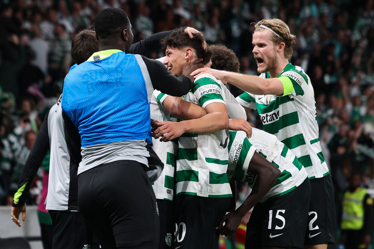 SÍNTESE: Sporting fica a quatro pontos do FC Porto com estreia de Nel a marcar