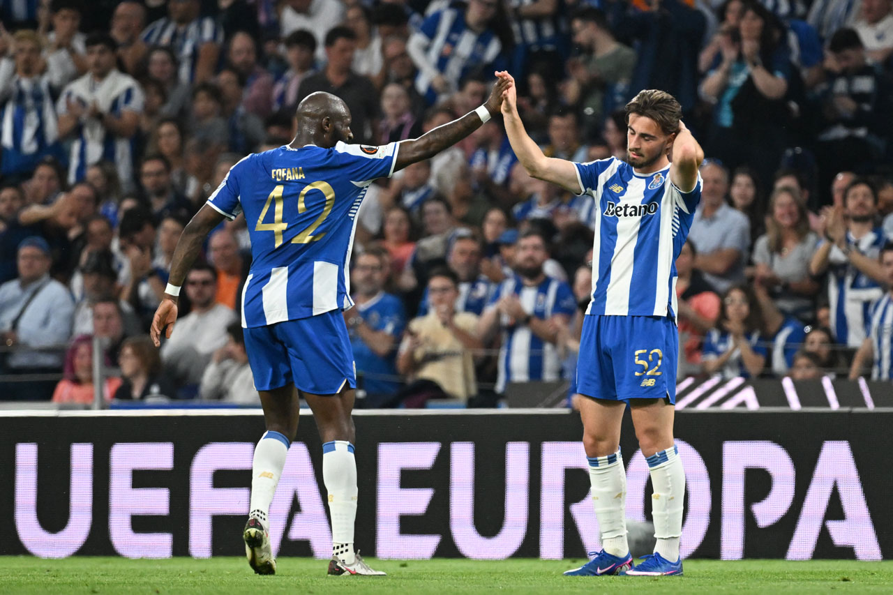 COMENTÁRIO: Ineficácia e erro de Martim ditam empate do FC Porto frente ao Nottingham
