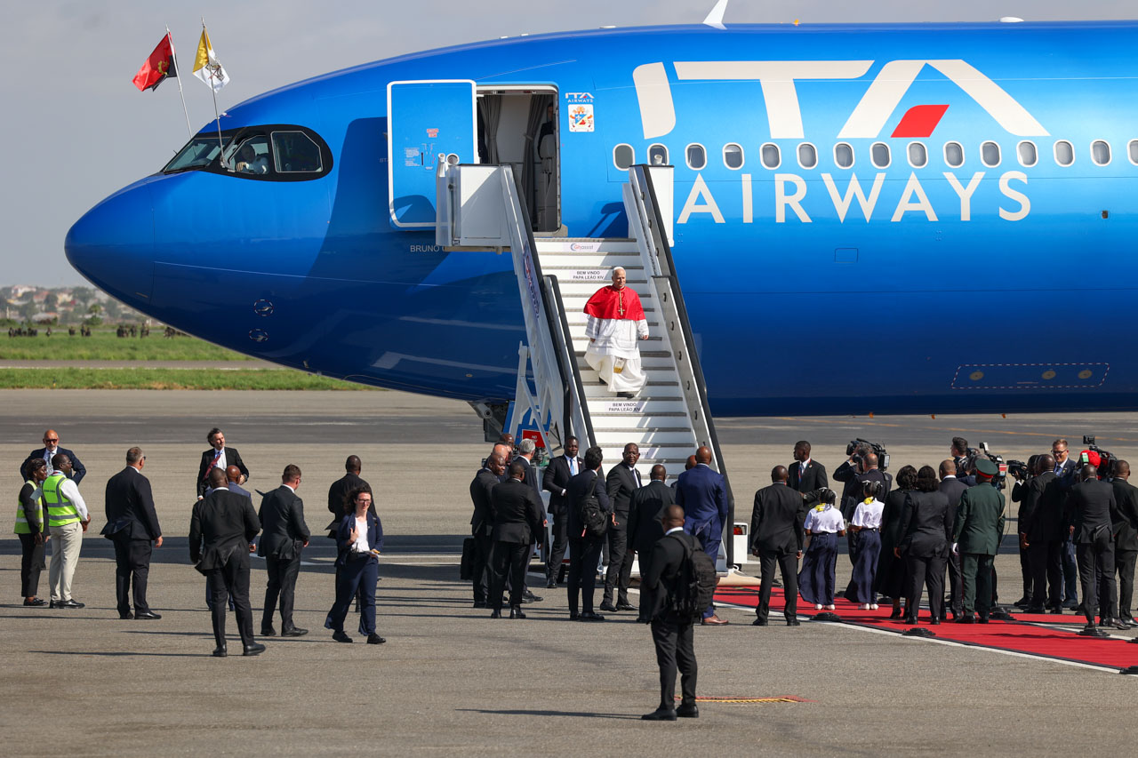 Leão XIV chegou a Angola para visita de três dias
