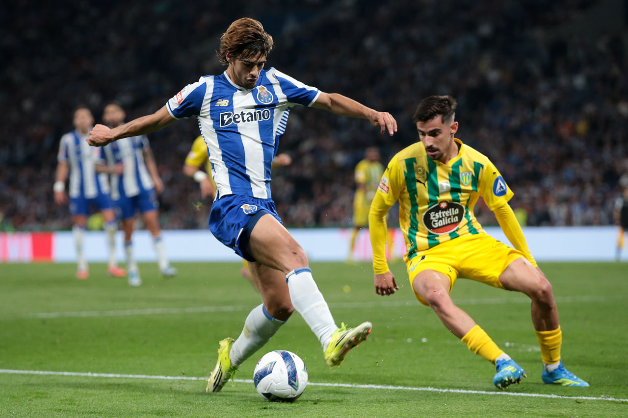 COMENTÁRIO: FC Porto vence Tondela e aproveita derrota do Sporting para reforçar liderança