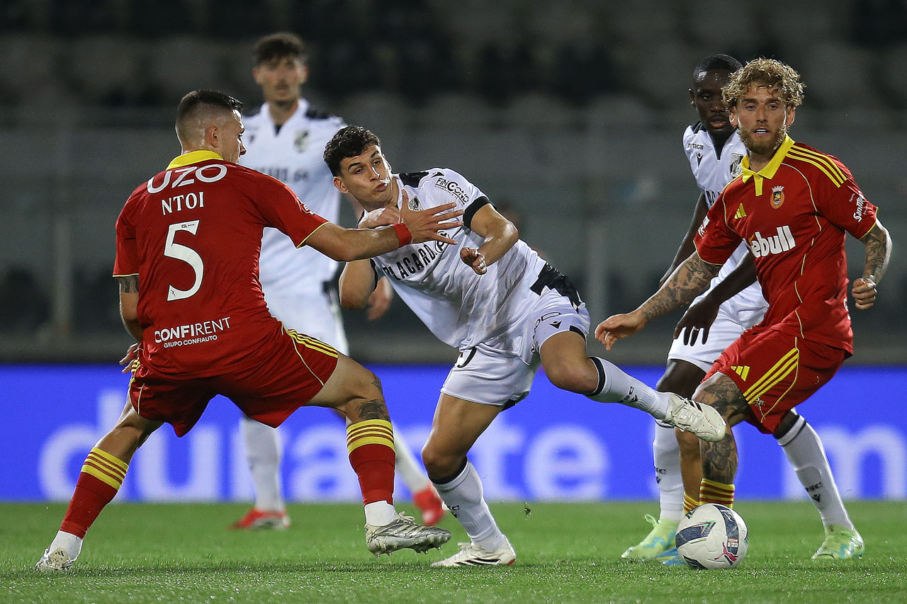 I Liga: Vitória de Guimarães vence Rio Ave e sobe ao sétimo lugar