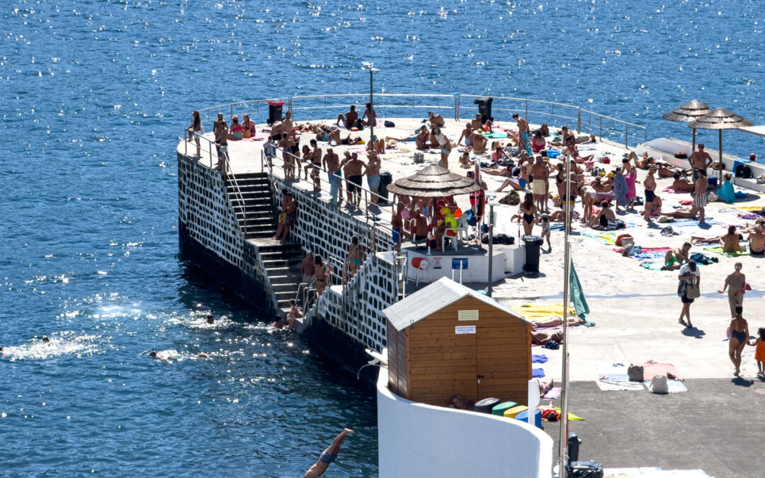 Açores têm 88 zonas balneares este ano com reabertura do ilhéu de Vila Franca do Campo