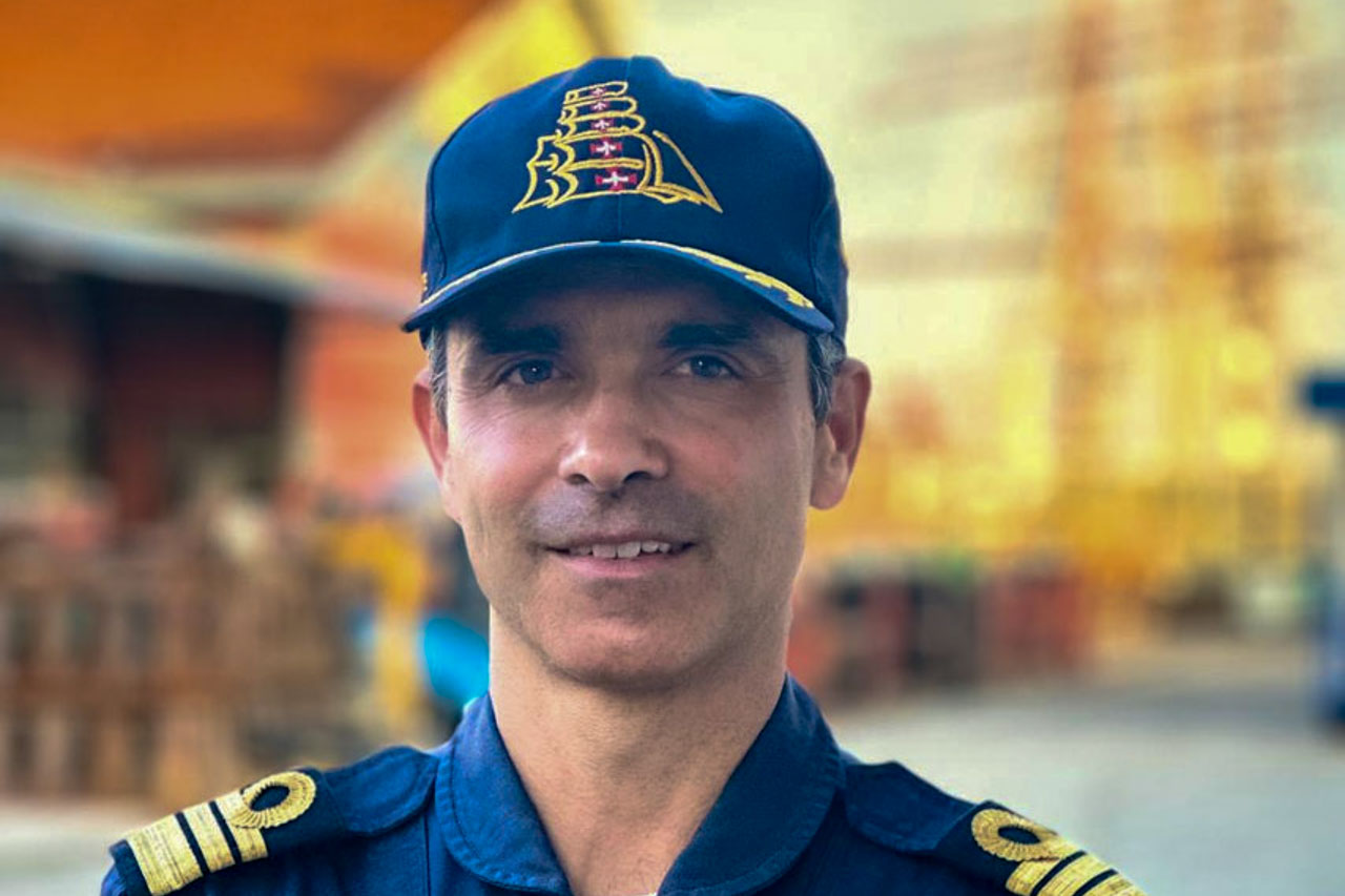 Comandante do NRP Sagres, José Eduardo de Sousa Luís: “Esta missão desenvolve-se em três vertentes: a instrução, o apoio à diplomacia e a presença junto da diáspora”