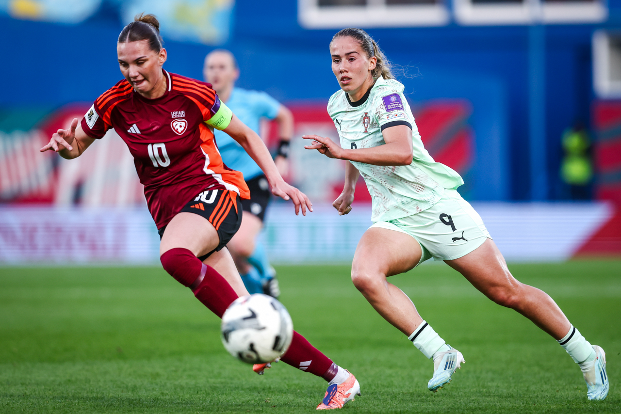 A seleção feminina de futebol de Portugal derrotou a Letónia por 5-0 num jogo de qualificação (fotos)