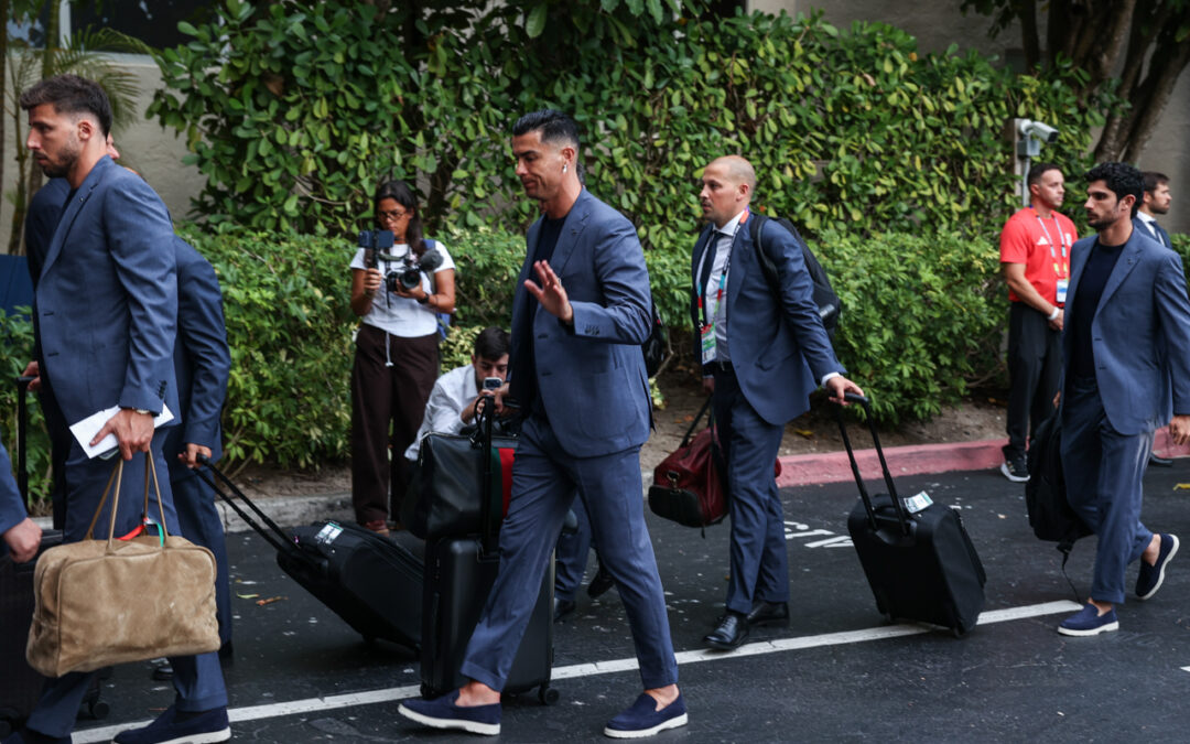 Mundial2026: Muita segurança e poucos adeptos na chegada de Portugal a Palm Beach