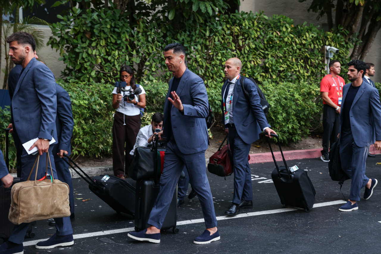 Mundial2026: Muita segurança e poucos adeptos na chegada de Portugal a Palm Beach
