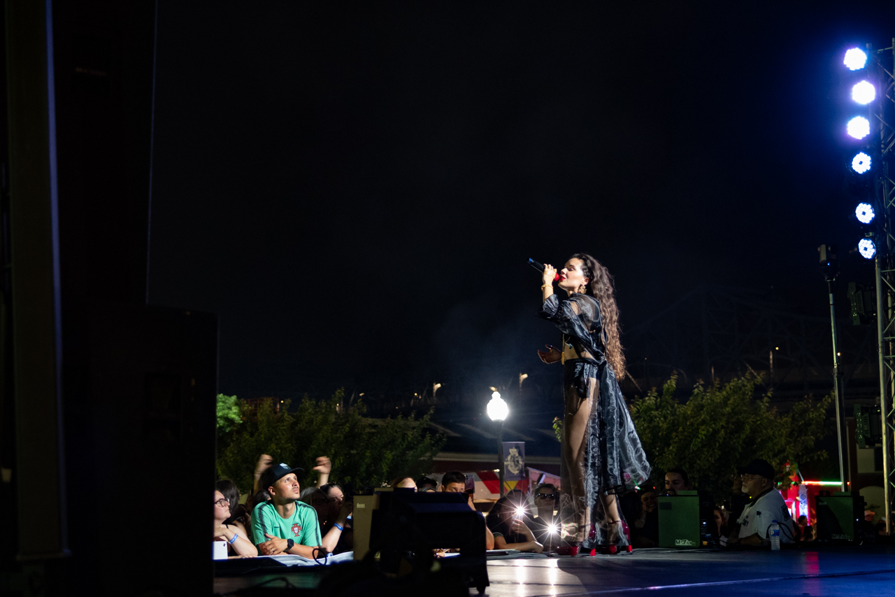 BIA CABOZ atuou nas festas do Dia de Portugal em Fall River 2026.