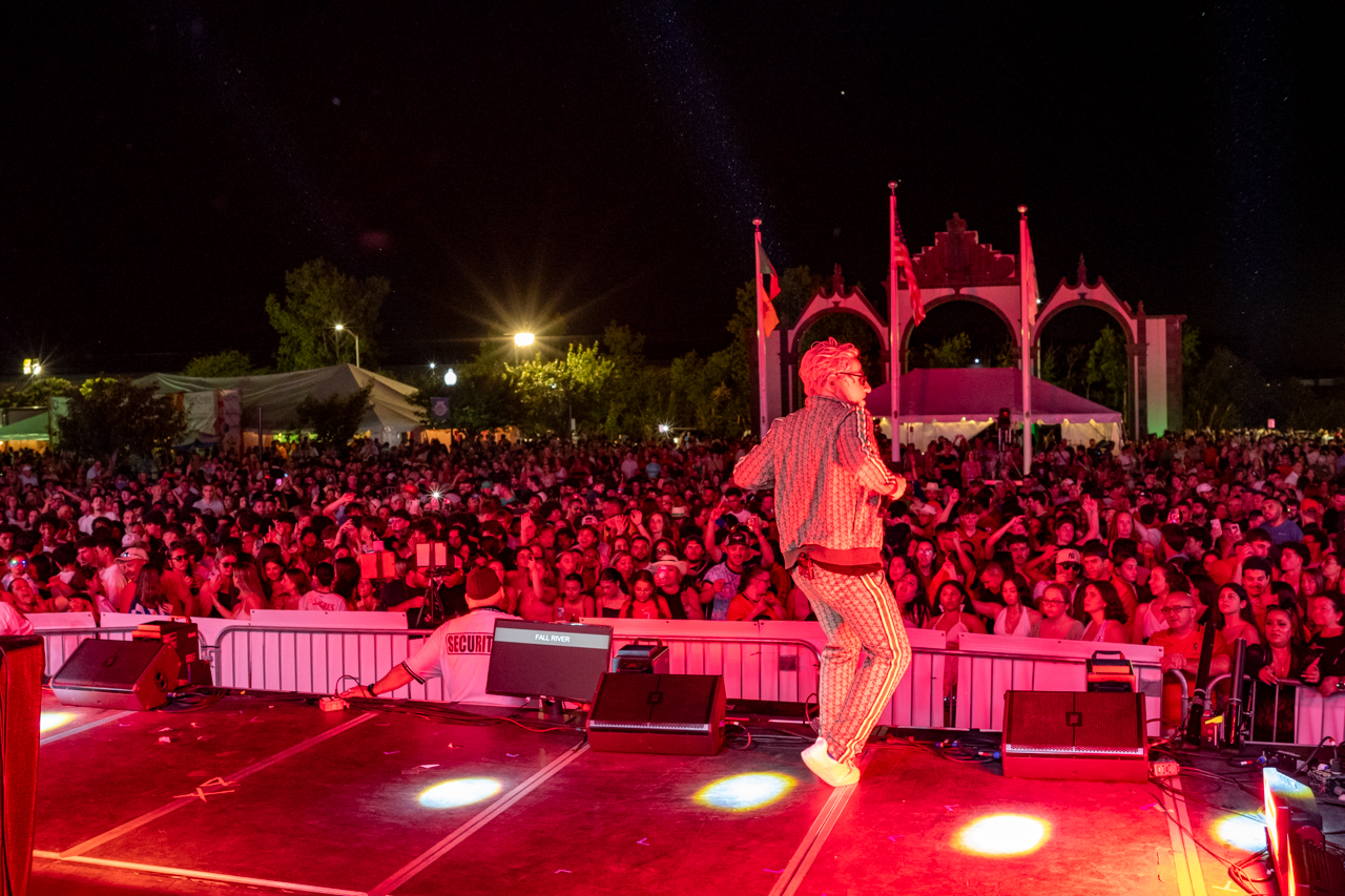 Os DJ DUPLA METE CÁ SETS atuaram nas festas do Dia de Portugal em Fall River 2026.