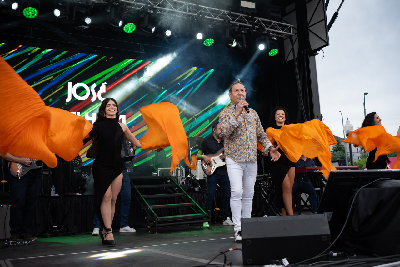 JOSÉ MALHOA atuou nas festas do Dia de Portugal em Fall River 2026.