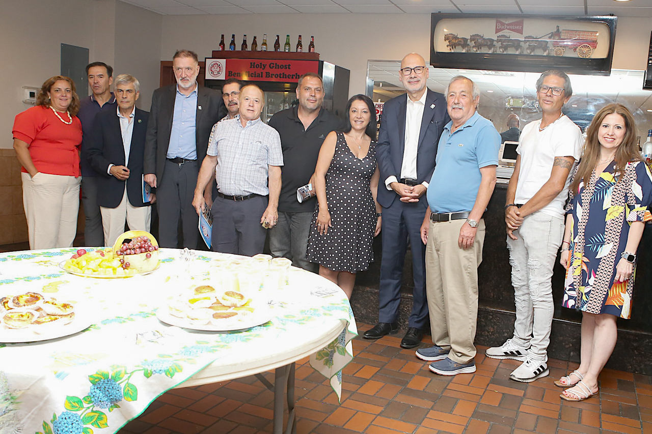 Embaixador de Portugal nos EUA visitou o Phillip St. Hall em East Providence
