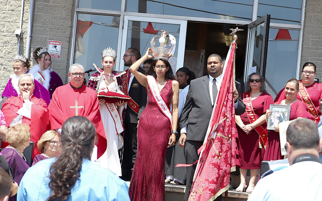 Festas do Espírito Santo da centenária igreja de Santo António em Pawtucket