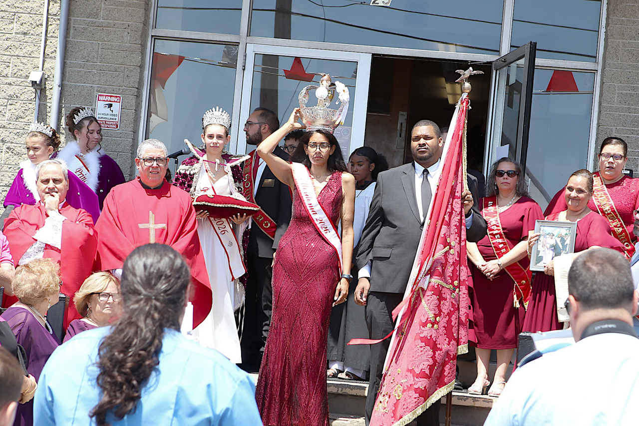 Festas do Espírito Santo da centenária igreja de Santo António em Pawtucket