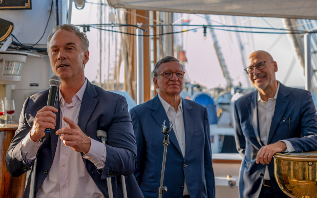 “Os imigrantes portugueses deram um enorme contributo para o desenvolvimento de New Bedford”  -Mayor Jonathan Mitchell