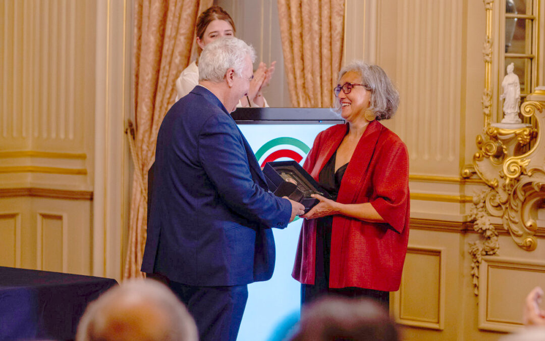 Jornalista Paula Machado  homenageada nos 45 anos do CCP