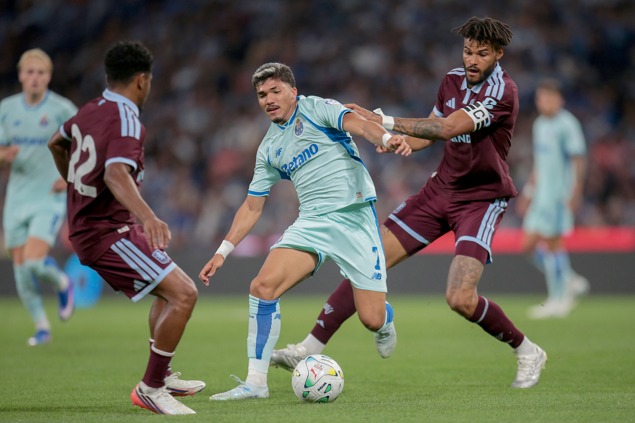FC Porto vence Aston Villa no jogo  de apresentação aos sócios