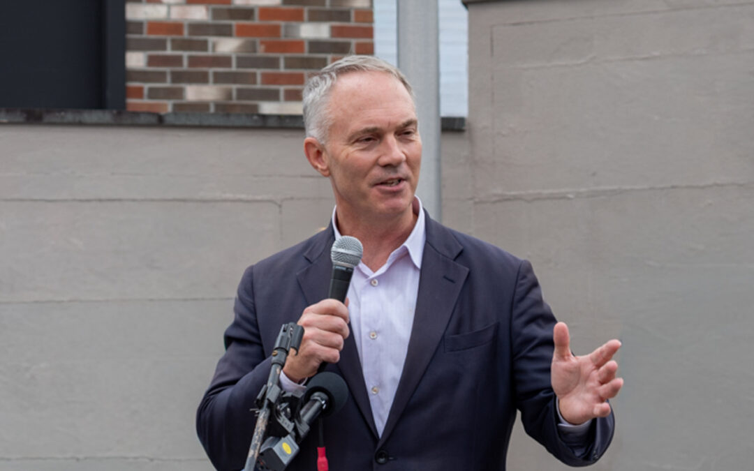 O Presidente da Camara de New Bedford propõe proibição de Centros de Dados devido a impactos ambientais e sonoros