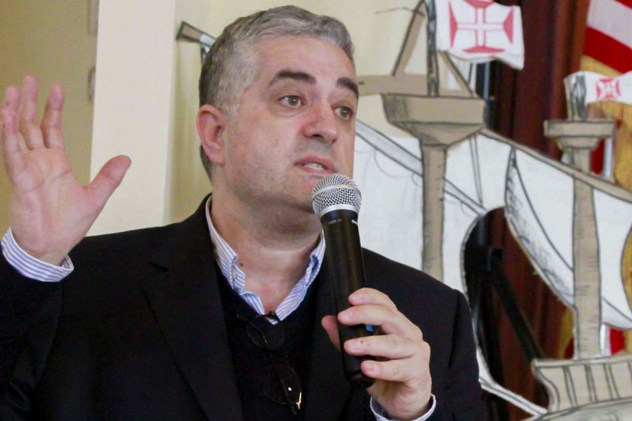 João Caixinha, coordenador do Ensino de Português nos EUA, vai continuar por mais três anos