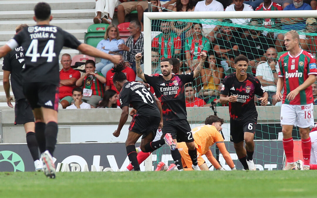 I Liga: Benfica vence Marítimo e junta-se ao Sporting, à condição, no segundo lugar