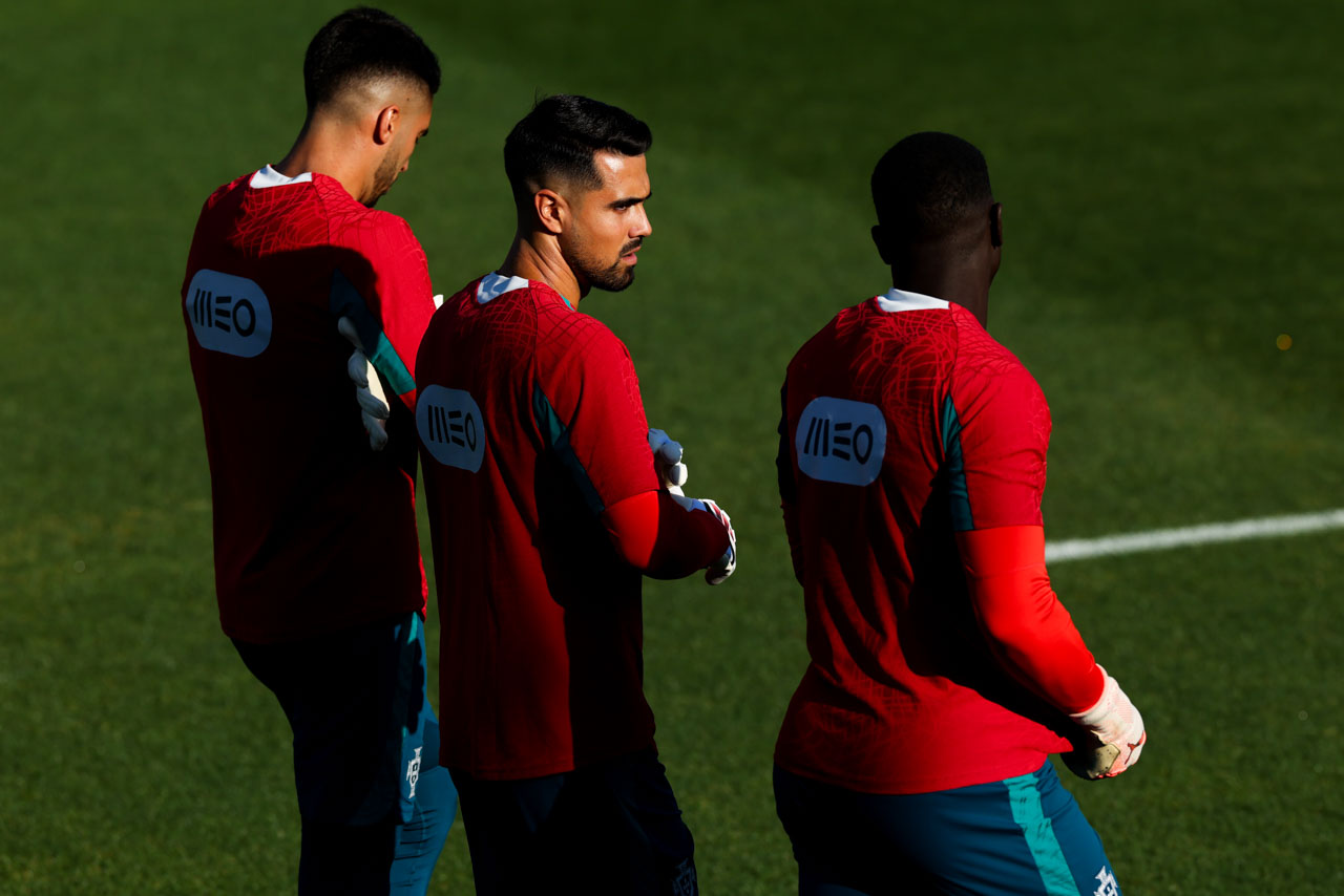 Liga Nações: Guarda-redes Diogo Costa chega às 50 internacionalizações