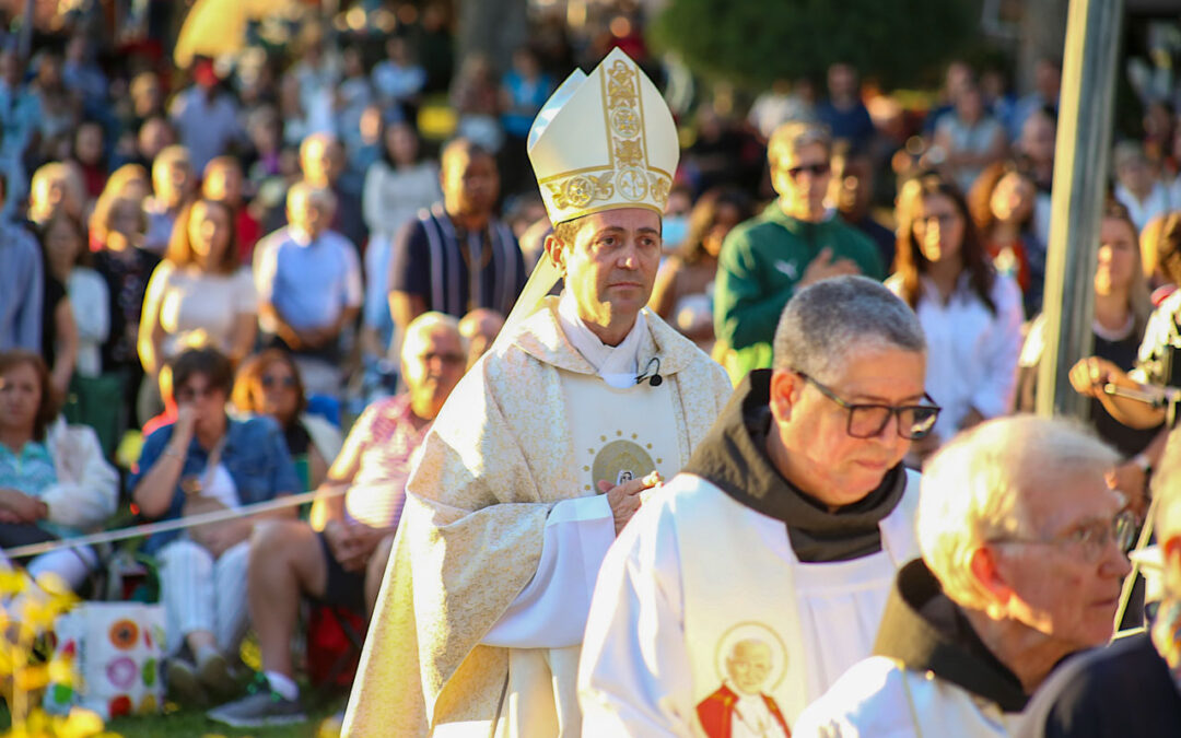 Festa de Nossa Senhora de Fátima em Ludlow, um mar de gente aos pés da Virgem