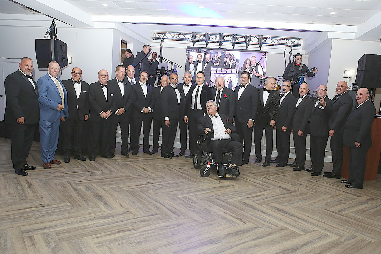 Gala dos Amigos da Terça: Timothy Toomey, primeiro individualidade galardoada com o prémio “Amigos Community Difference Maker Award”