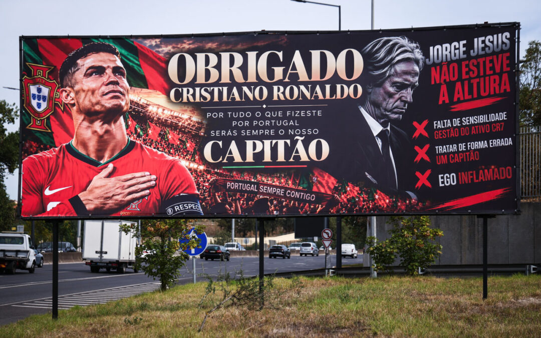 Outdoor de apoio a Cristiano Ronaldo perto da Luz em Lisboa (foto)