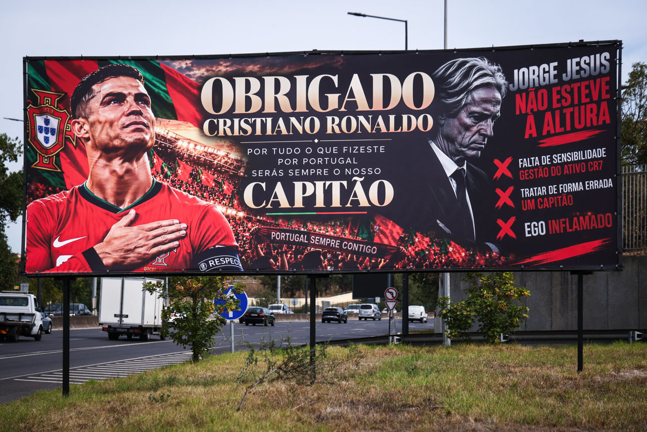 Outdoor de apoio a Cristiano Ronaldo perto da Luz em Lisboa (foto)