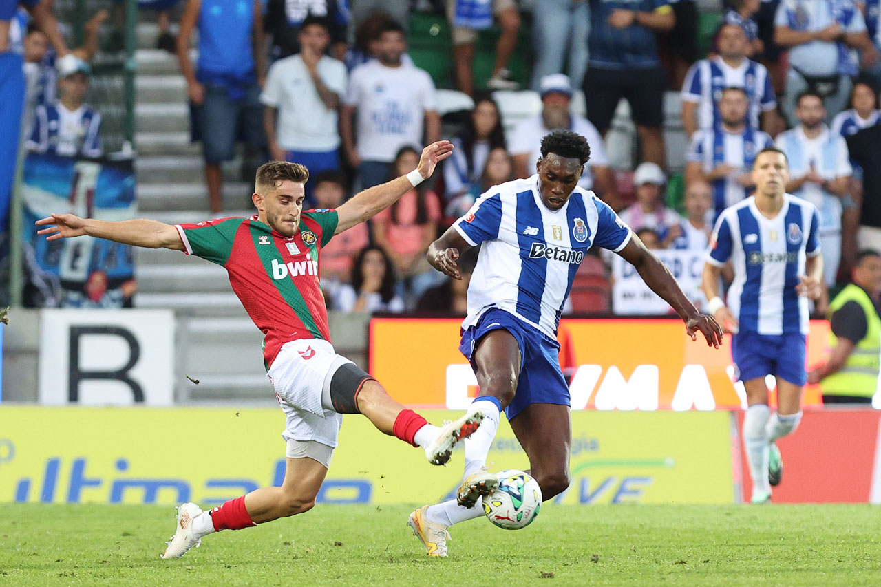 Campeão FC Porto passa teste na Madeira e só sabe vencer na I Liga