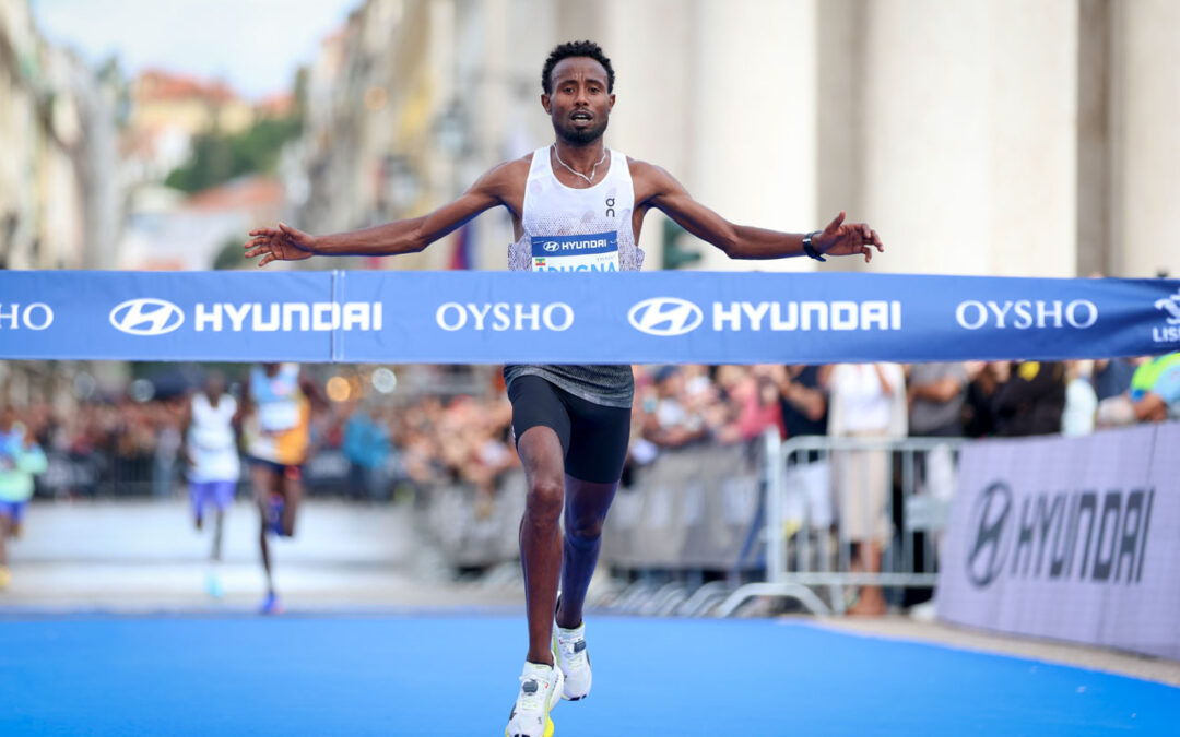 O atleta etíope Zerihun Abdeta vence a Meia-Maratona de Lisboa (foto)