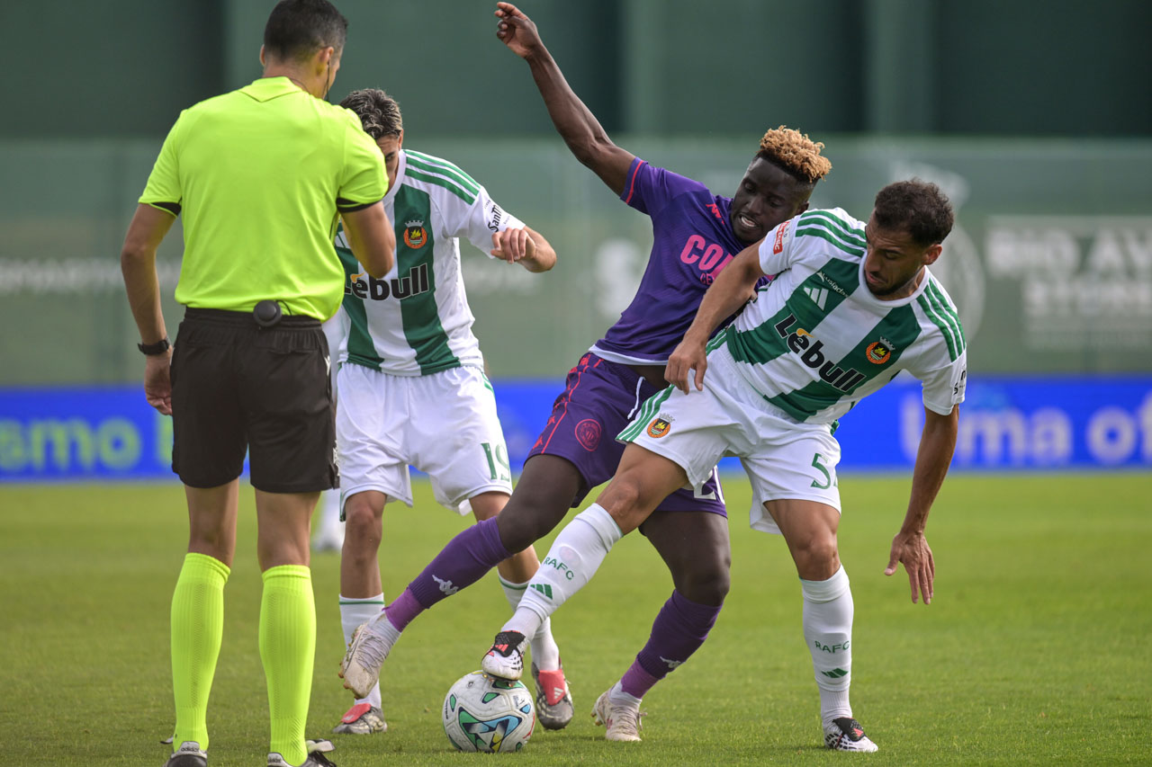 I Liga: Rio Ave ‘dá a volta” ao Nacional na estreia frenética de Vasco Seabra