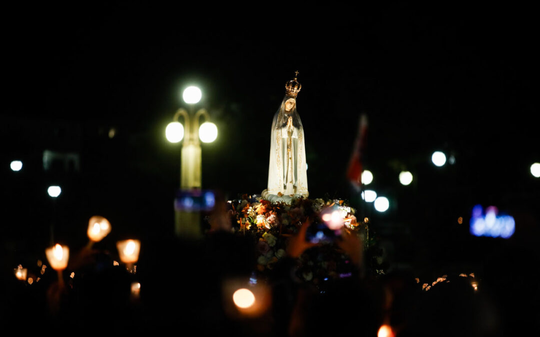 Procissão das velas em Fátima (foto)