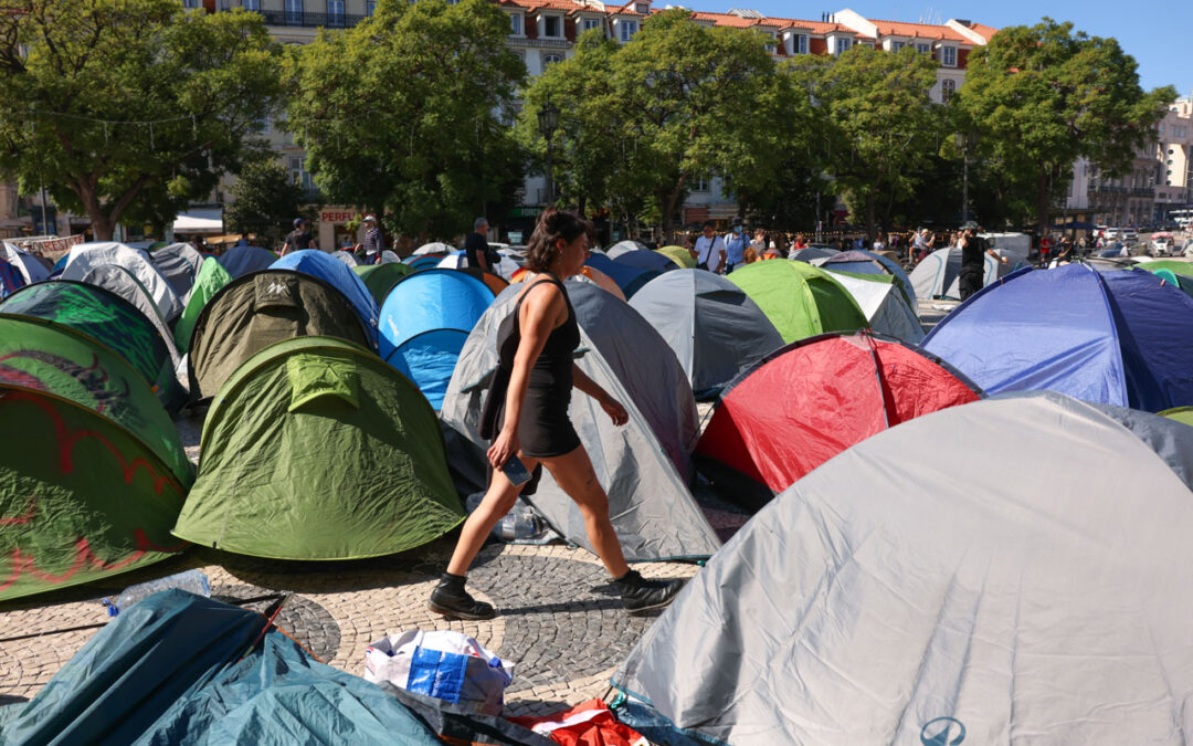 Acampada “Não dá mais? Então monta a tua tenda!”, em Lisboa (foto)