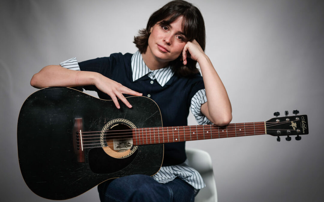 Mimi Froes edita hoje “Para lá da paisagem” álbum no qual se apresenta como é