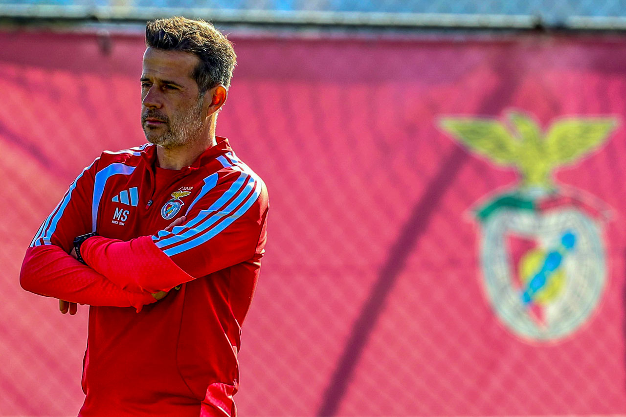 Benfica goleia Omonia e assume liderança da Liga Europa