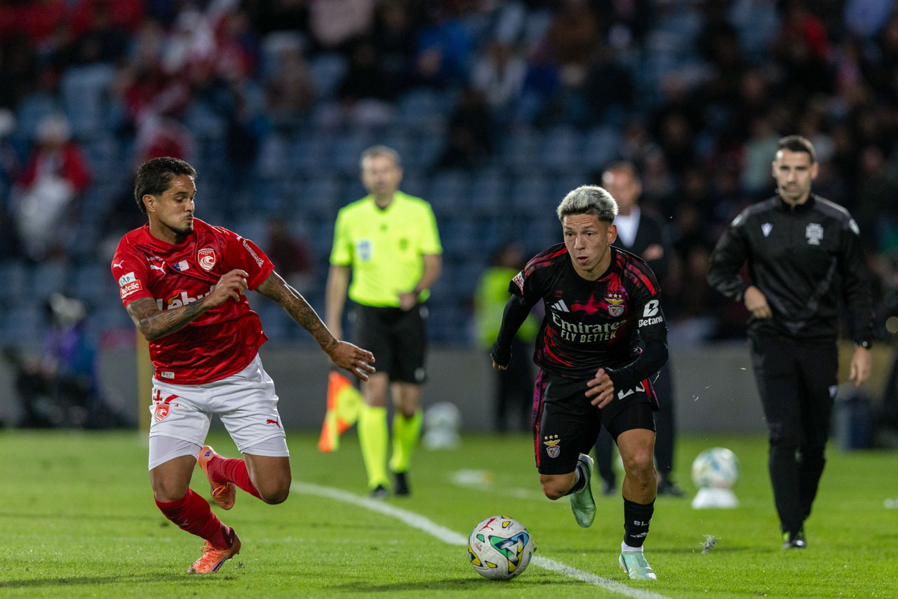 I Liga: Prestianni embala Benfica para reviravolta frente ao Santa Clara