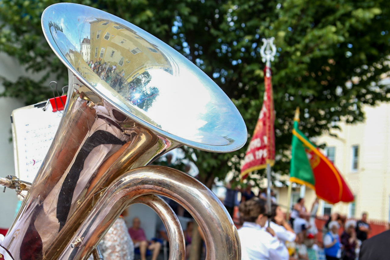 Banda portuguesa de Brampton celebra 50 anos e enfrenta desafio para atrair jovens