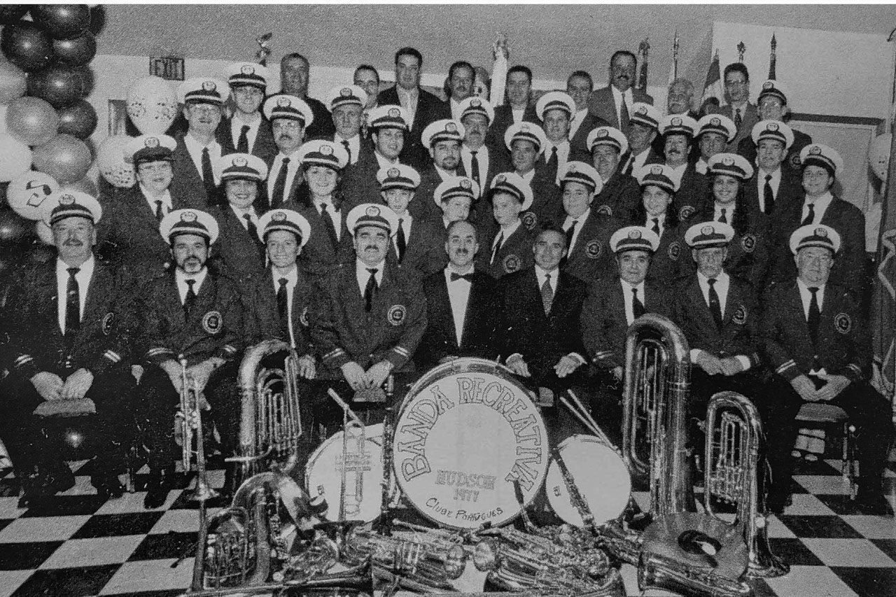 A Hudson Portuguese Band foi organizada por um grupo de 22 portugueses oriundos de Santa Maria, em 1914 Em meados de 1920 mudou o nome para Hudson Portuguese Club